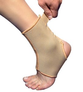 مچ بند قوزک بند پشت باز نئوپرن AN132سایز S چیپسو